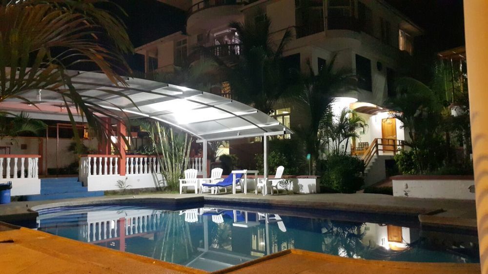 Hotel Dejavu بويرتو أيورا المظهر الخارجي الصورة