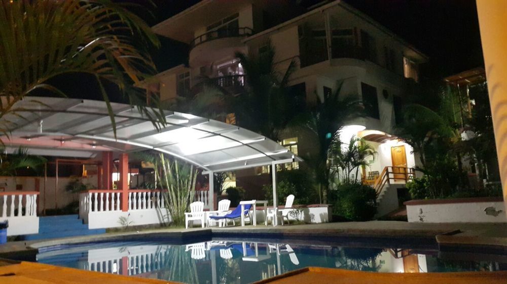 Hotel Dejavu بويرتو أيورا المظهر الخارجي الصورة