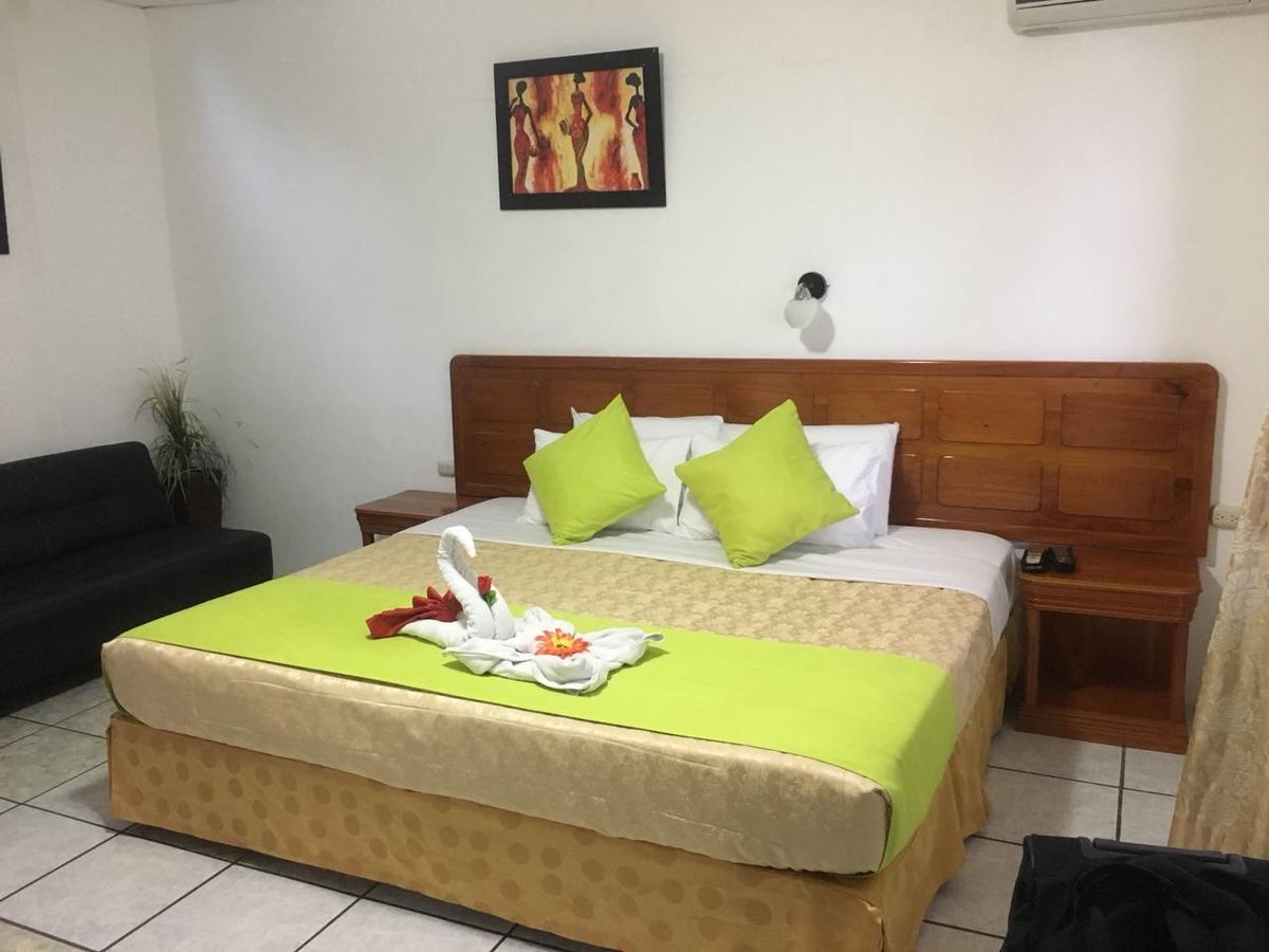 Hotel Dejavu بويرتو أيورا المظهر الخارجي الصورة